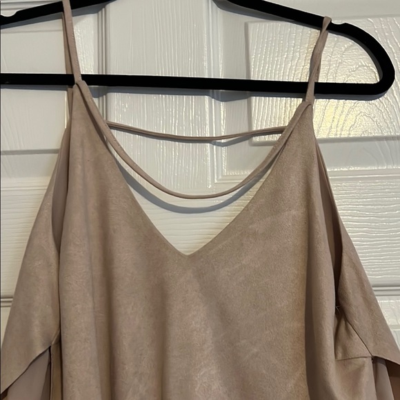 Tank - Picture 2 of 4